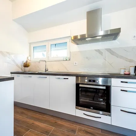 Sunsplash Sanctuary Apartment Sibenik